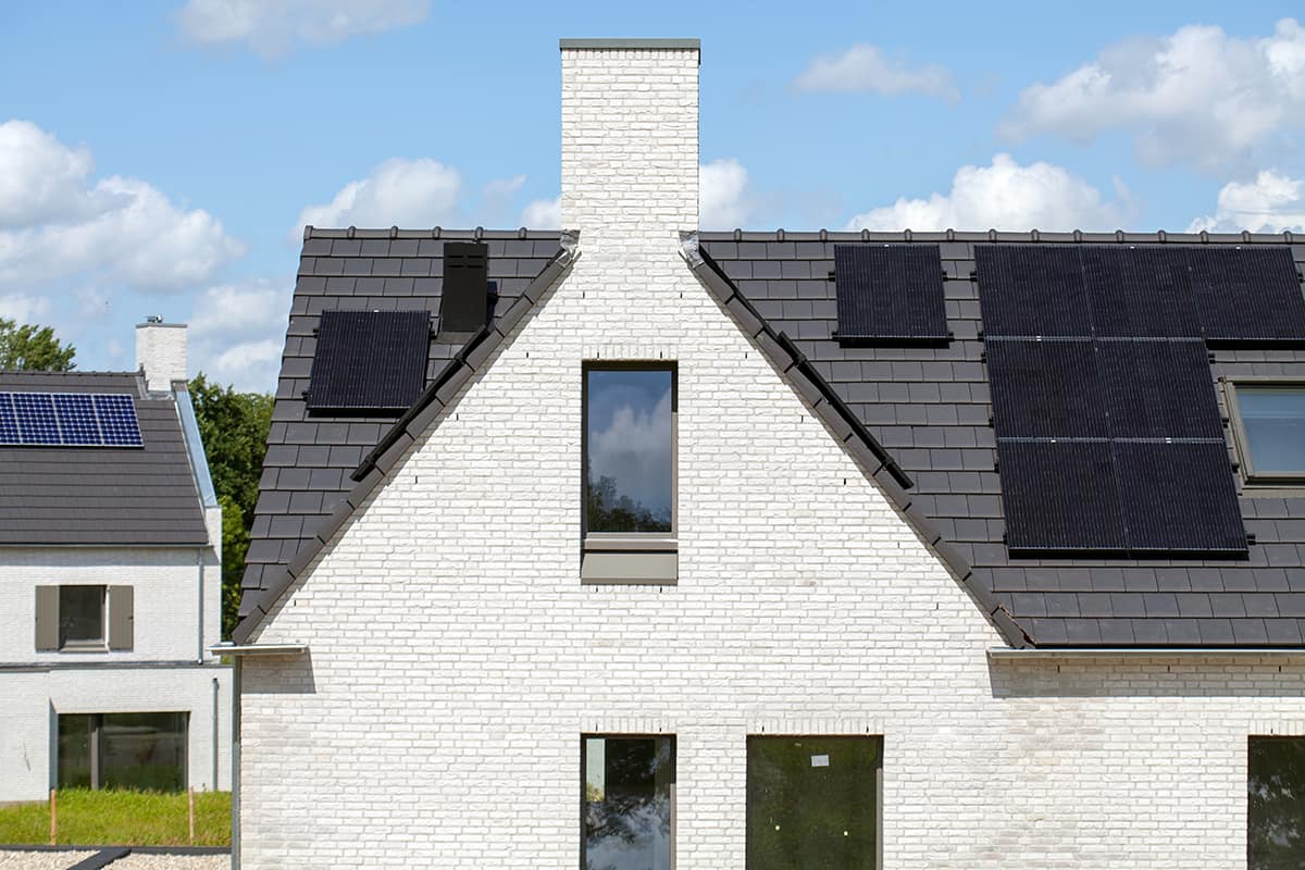 White Painted Brick Houses: Ideas, Benefits & Trim Color Guide